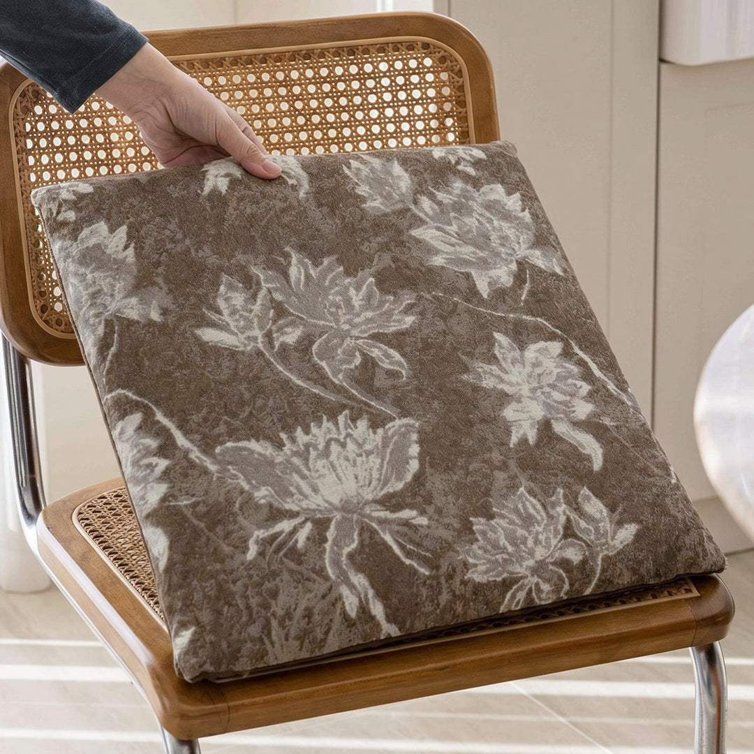 Comfortable chair cushion with geometric design