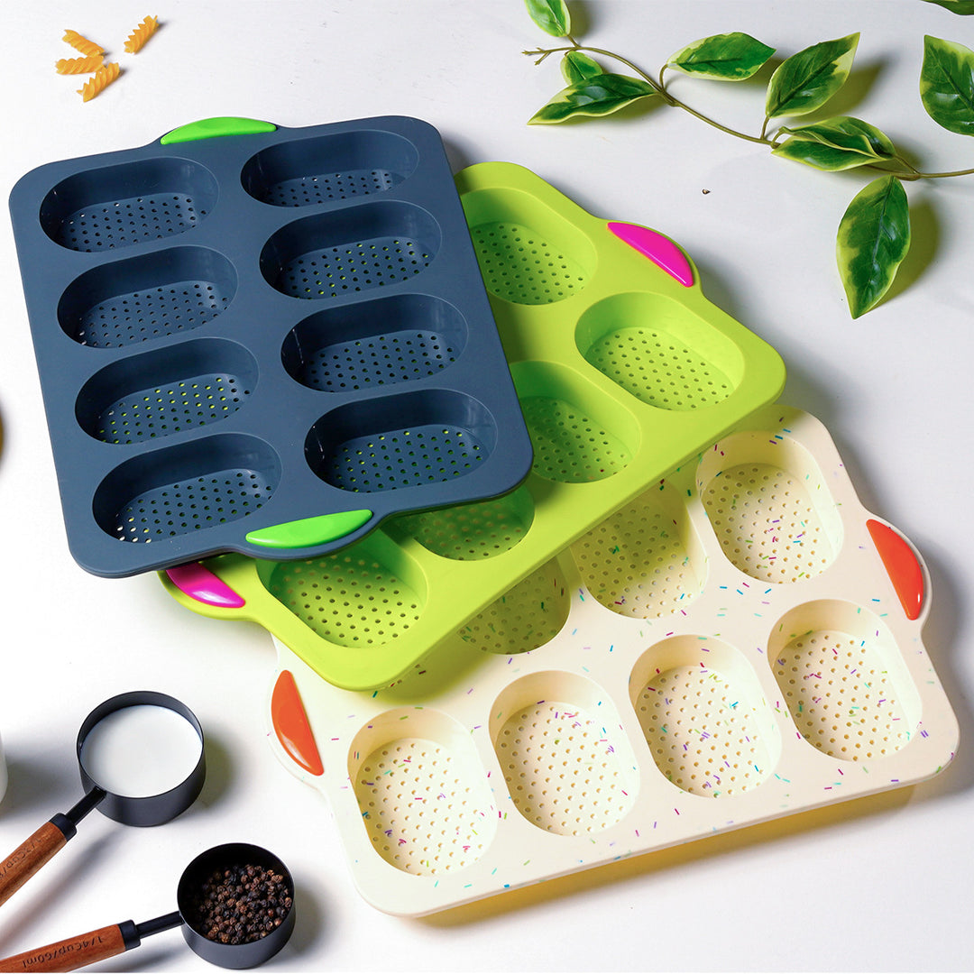 Silicone muffin baking pan with non-stick coating and practical handles Stornfield