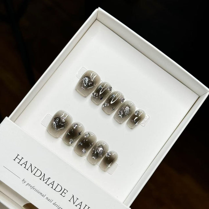 Handmade Press-On Nail Art Set with Elegant Metallic Accents