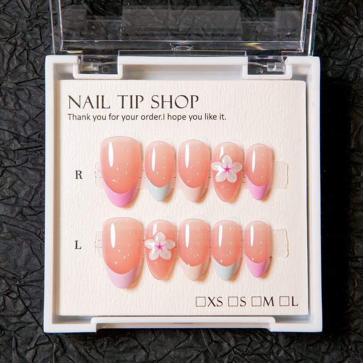 Elegant Floral Design Press-On Nail Set