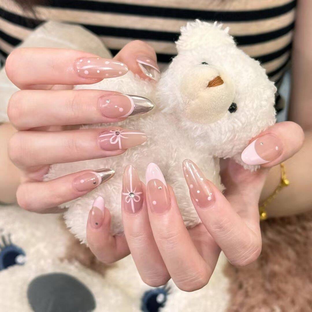 Artistic Ocean-Inspired Press-On Nail Design Stornfield