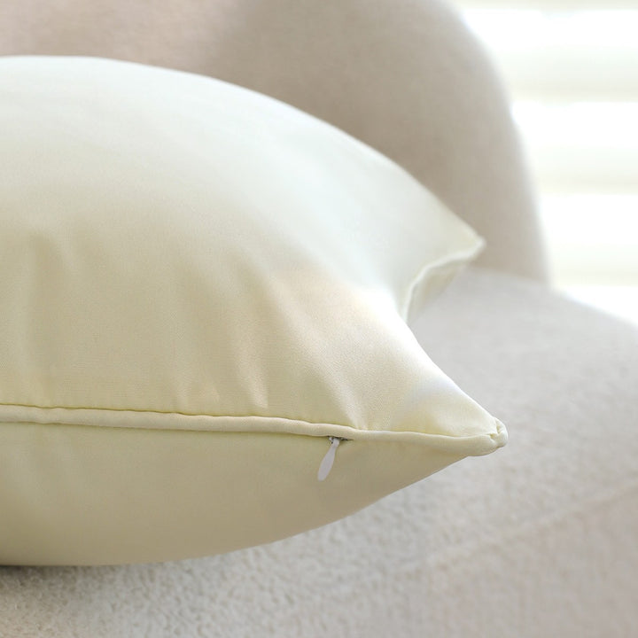 Square Decorative Cushion Cover made of silky Microvelours with fine piping and concealed zipper Stornfield