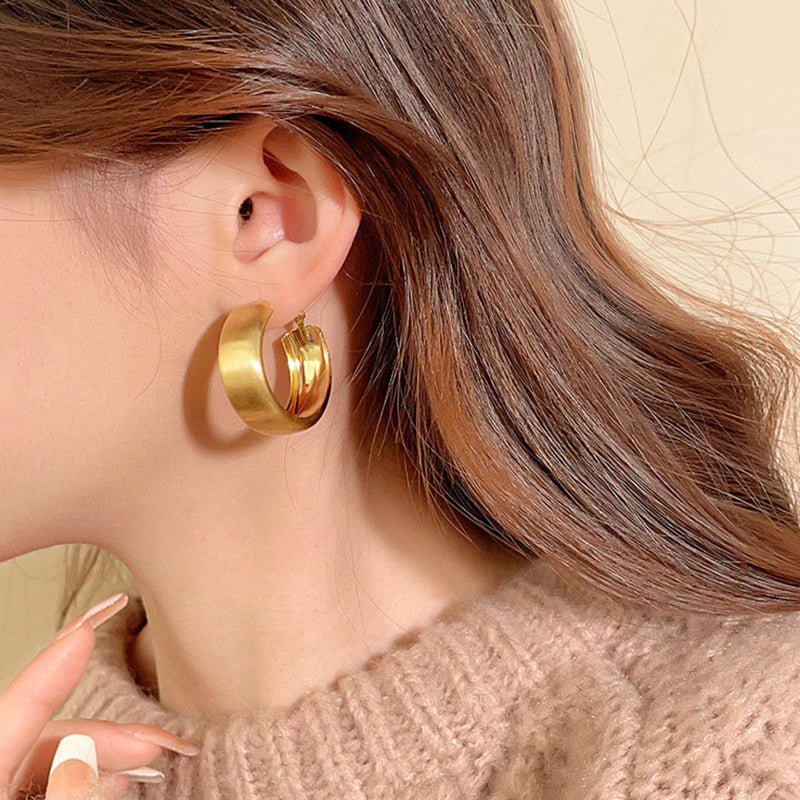 Elegant and Modern Creoles Made of High-Quality Metal Stornfield