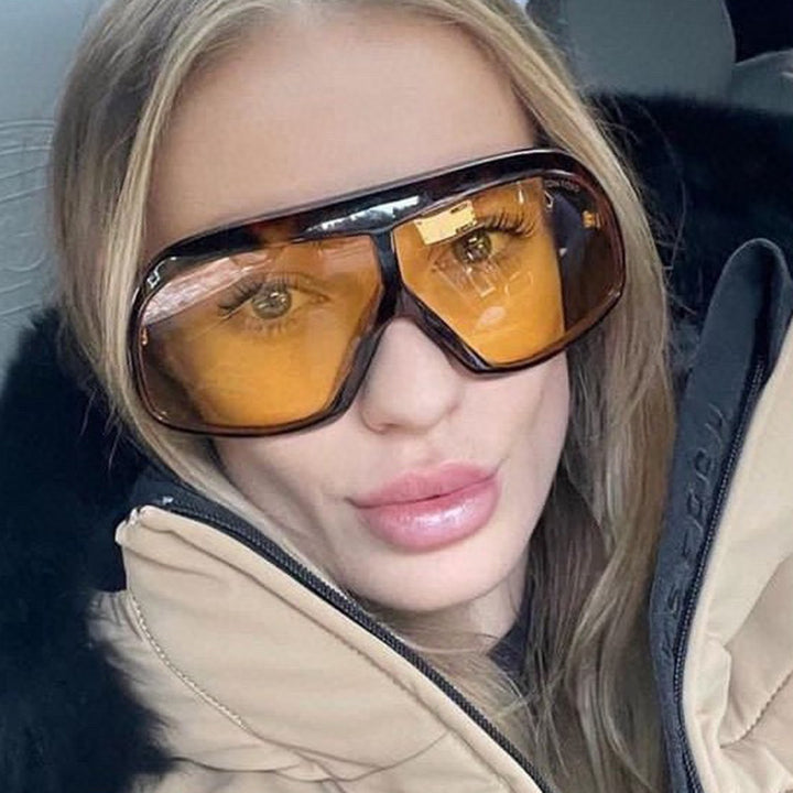 Ladies oversized sunglasses in fashionable tortoiseshell pattern Stornfield