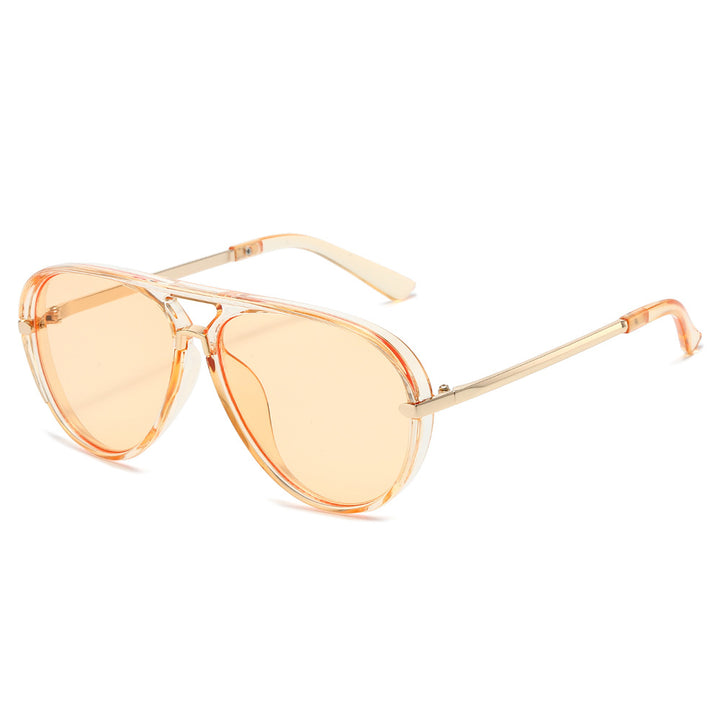 Elegant Aviator Sunglasses with Gold Accents Stornfield