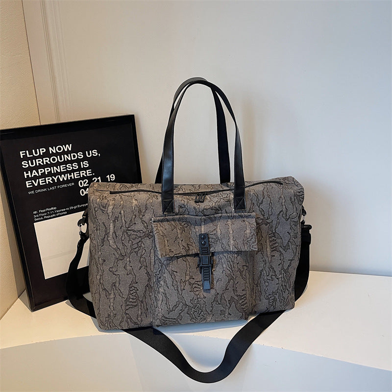 Board and travel bag with adjustable shoulder strap Stornfield
