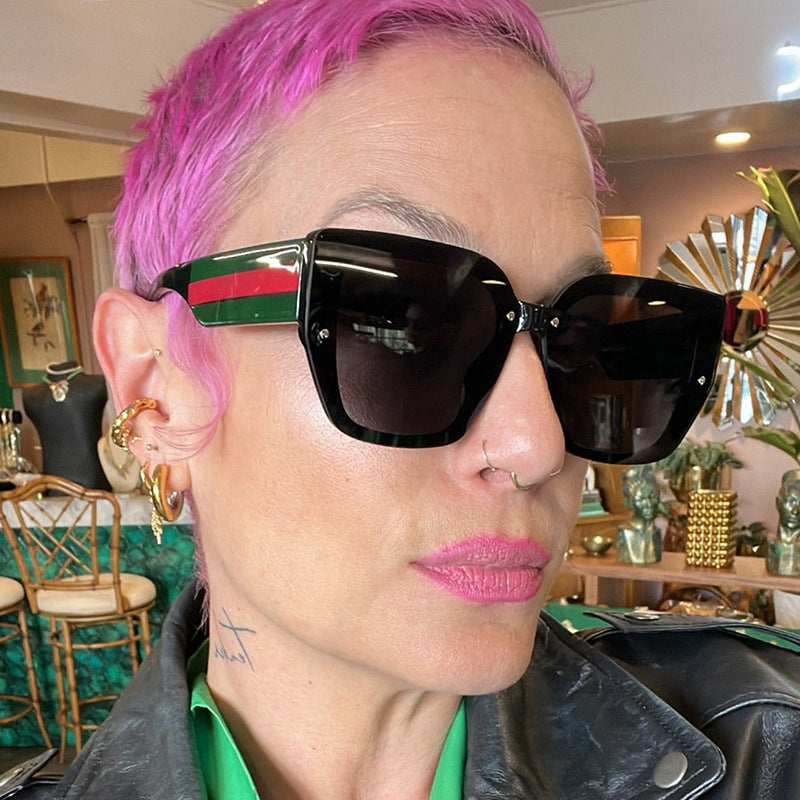 Women's oversized sunglasses with a fashionable frame and UV protection Stornfield