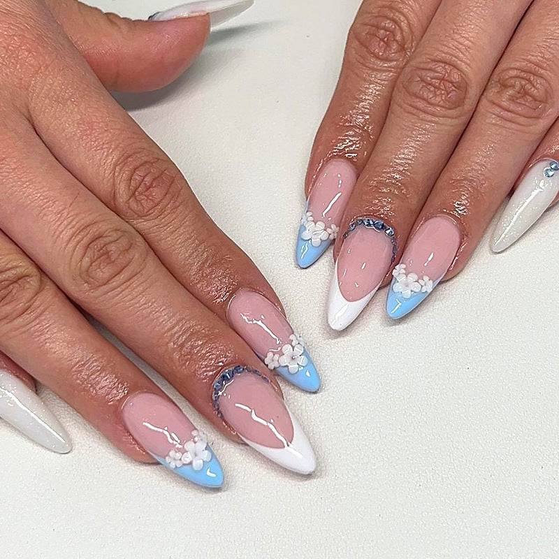 Artificial nails with floral accents and gradient Stornfield
