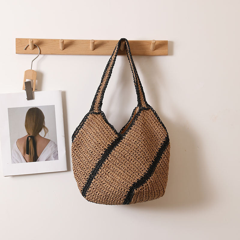 Braided beach bag with fashionable design Stornfield