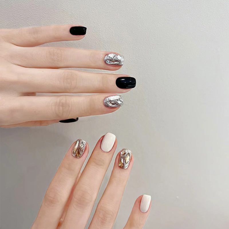 Artistic Press-On Nail Set with Metallic Accents Stornfield