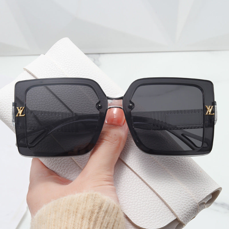 Women's fashionable square sunglasses with elegant design Stornfield