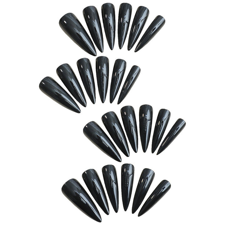 Artificial Nail Set with pointed and shiny nails Stornfield