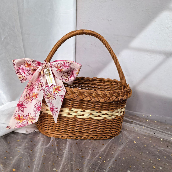 Women elegant handwoven shopping basket Stornfield
