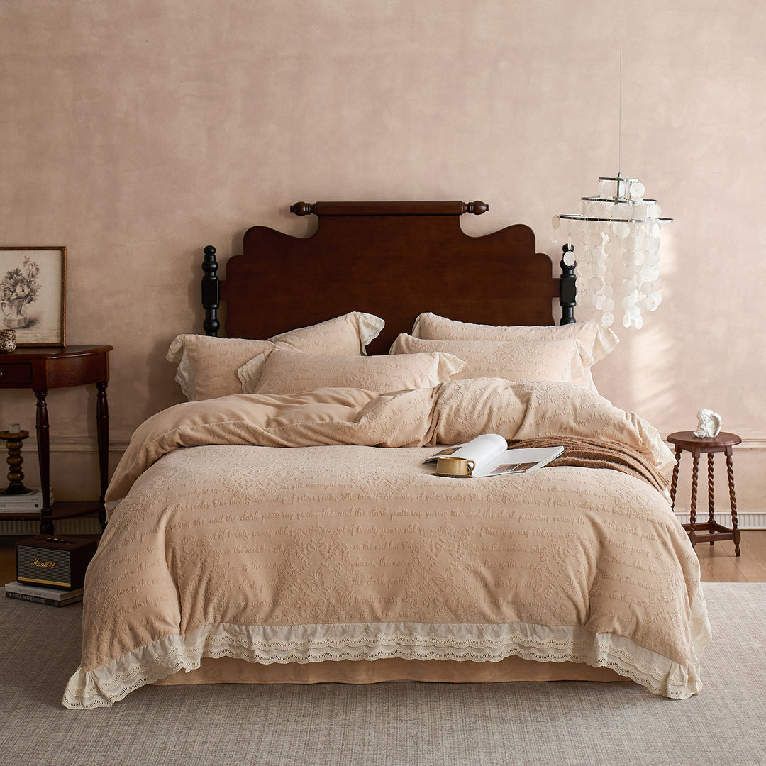 Romantic cotton bedding set with jacquard relief and lace trim