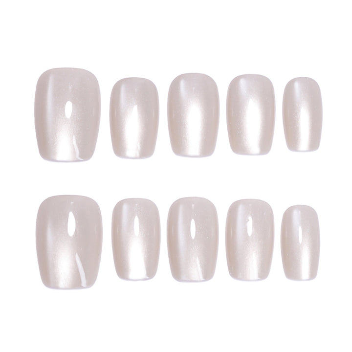 Artificial nail art with shiny surface Stornfield