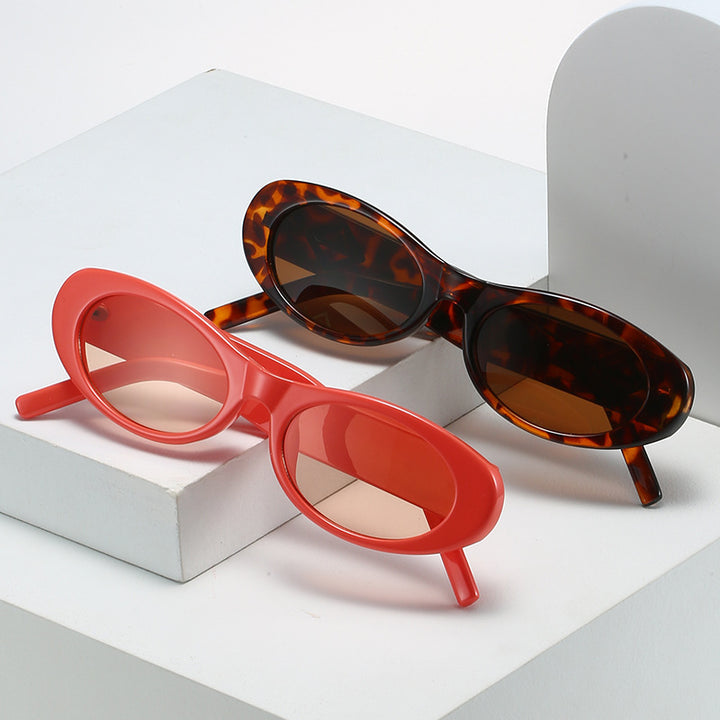 Vintage-Inspired Oval Frame Sunglasses Stornfield