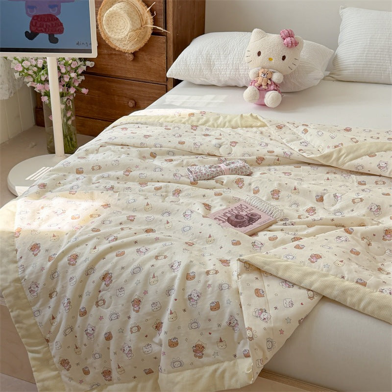 Children's quilt with light filling and cute animal castle print