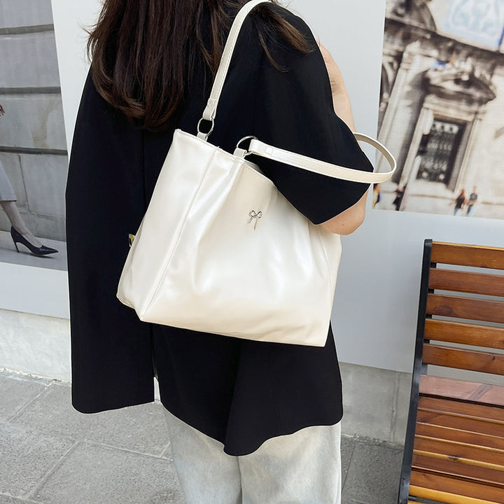 Elegant Glossy Hobo Handbag Stornfield