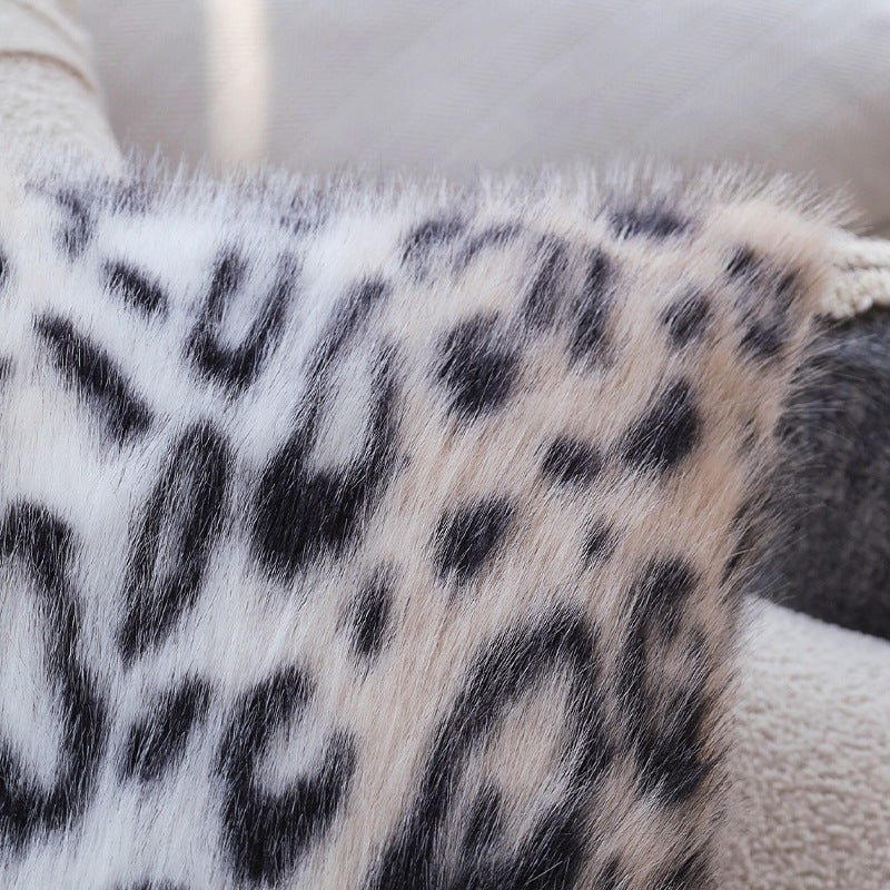 Luxury decorative cushion