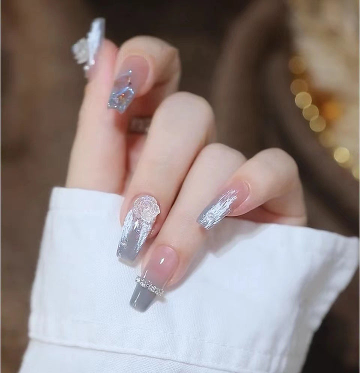 Exquisite and creative nail art Stornfield