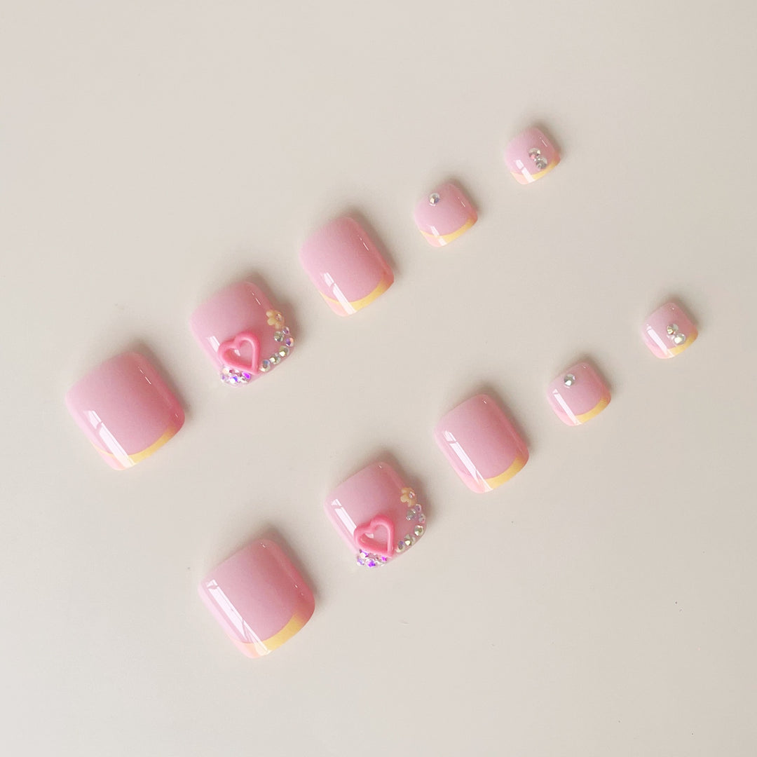 Artificial nail set with playful 3D design and sparkling accents Stornfield