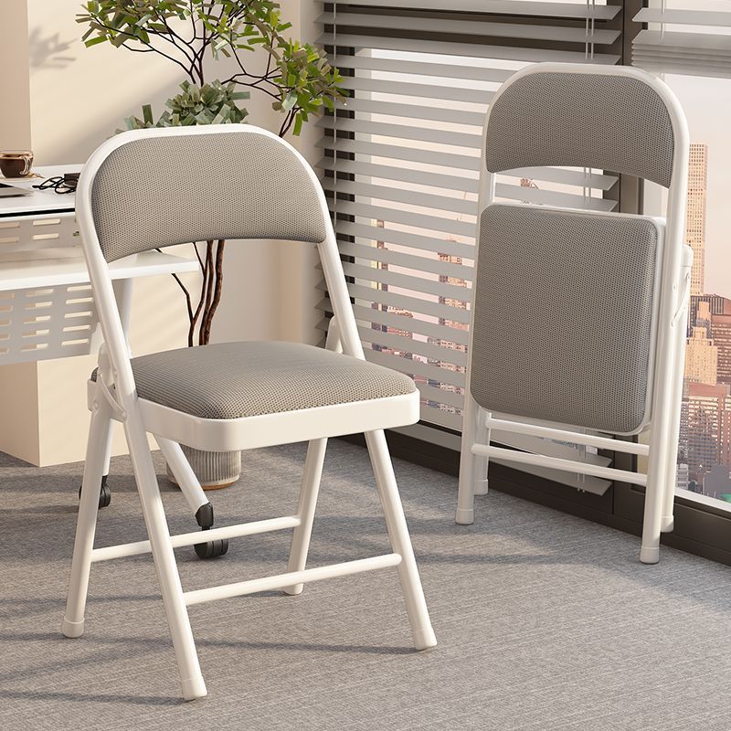 Folding chair with ergonomic design and PU upholstery Stornfield