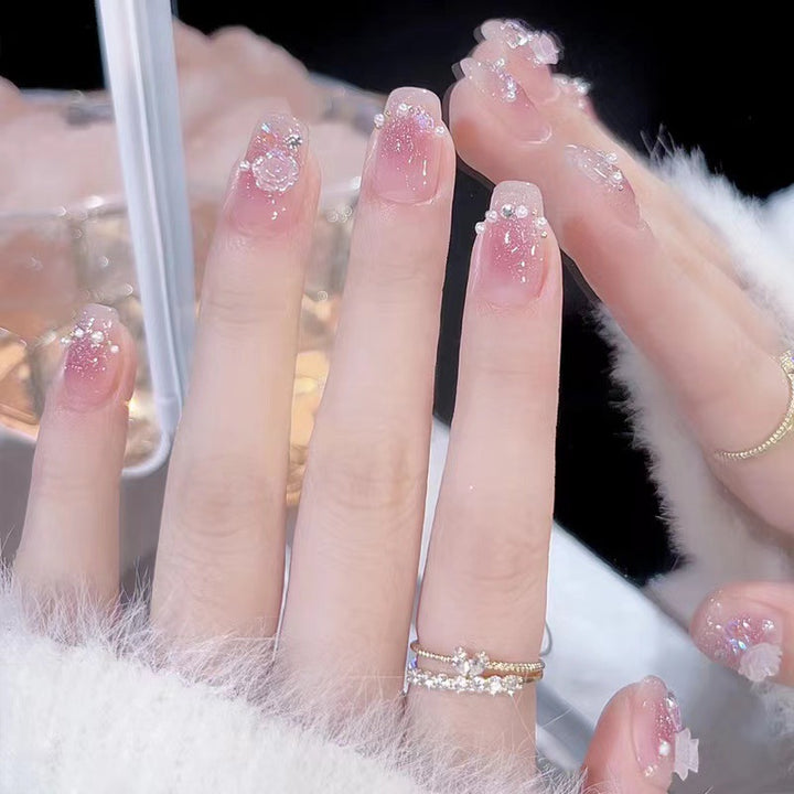Elegant and Shiny Nail Art Stornfield