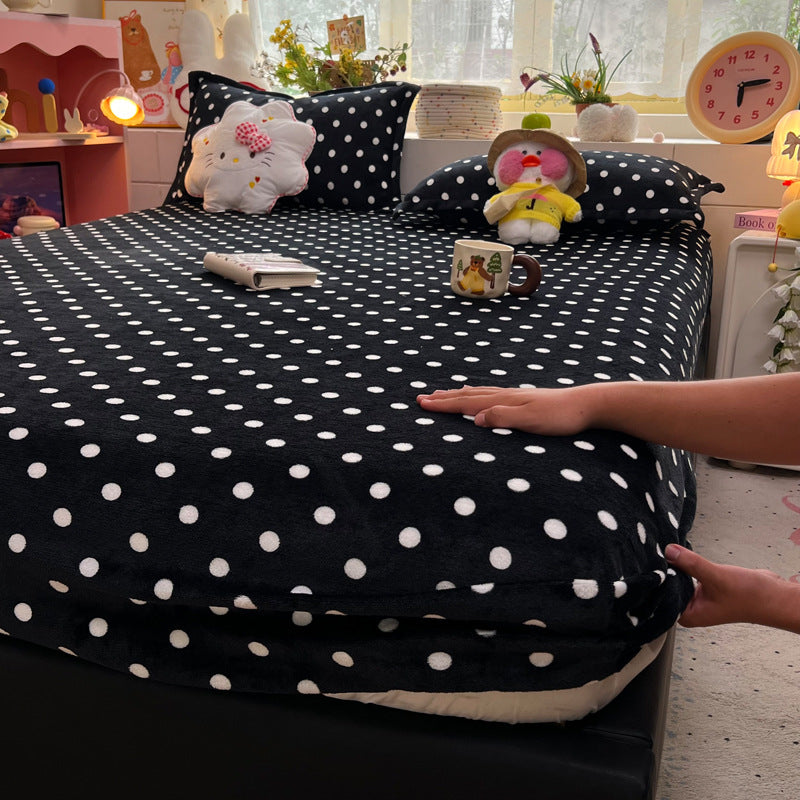 Cozy Polka Dot Fleece Mattress Cover