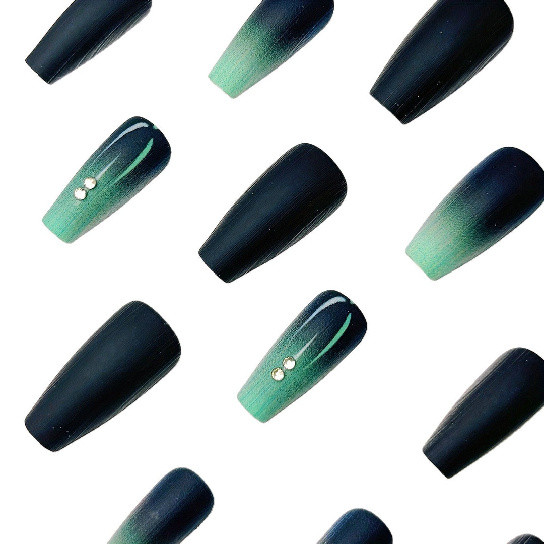 Trendy Artificial Nails with Matte Chic Finish Stornfield