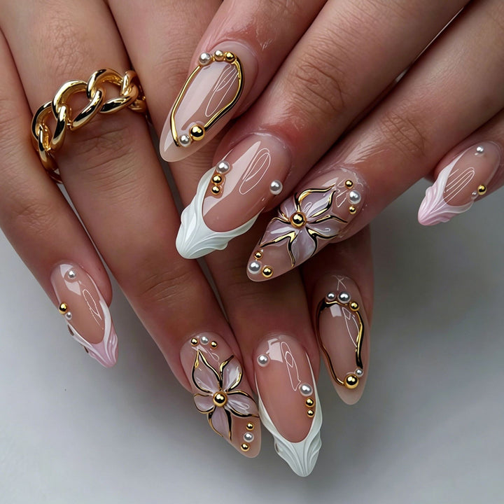 Artistic Nail Tips with Autumn Motifs Stornfield