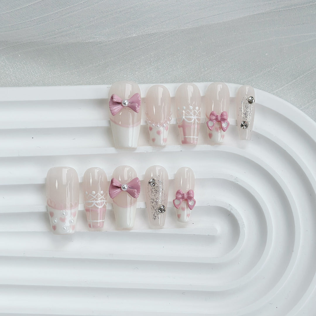 Decorative Press-On Nail Art Set with Floral Accents  1791773215