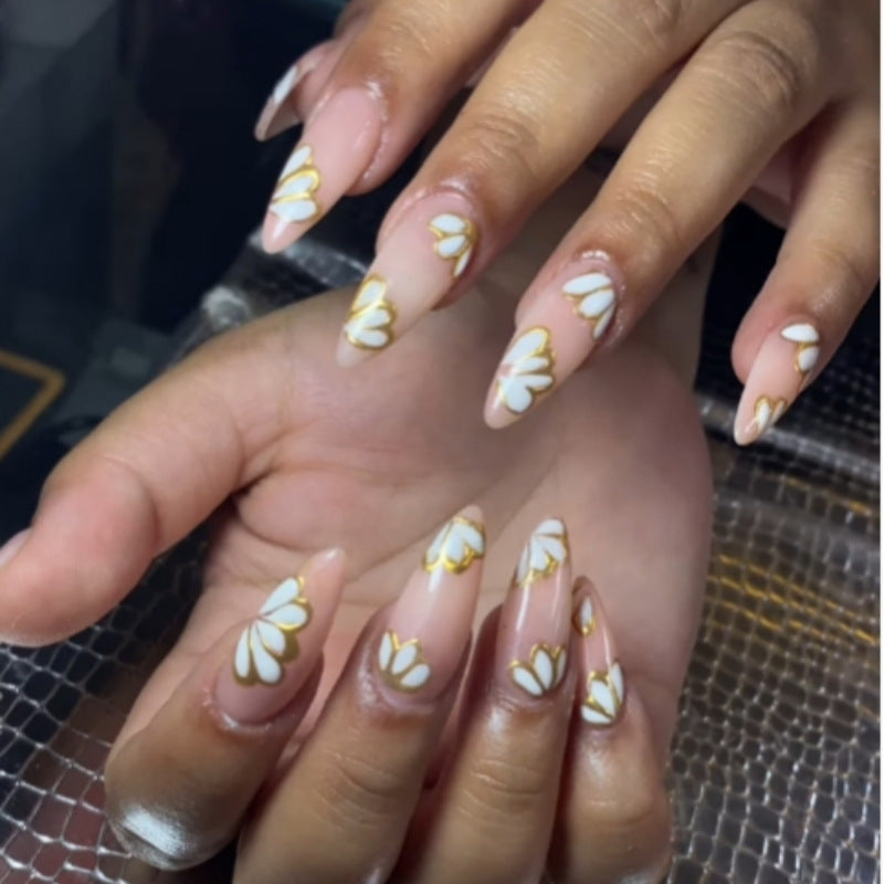 Elegant Floral-accented Press-On Nail Set Stornfield