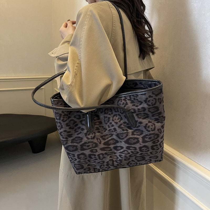 Stylish Leopard Print Tote Bag