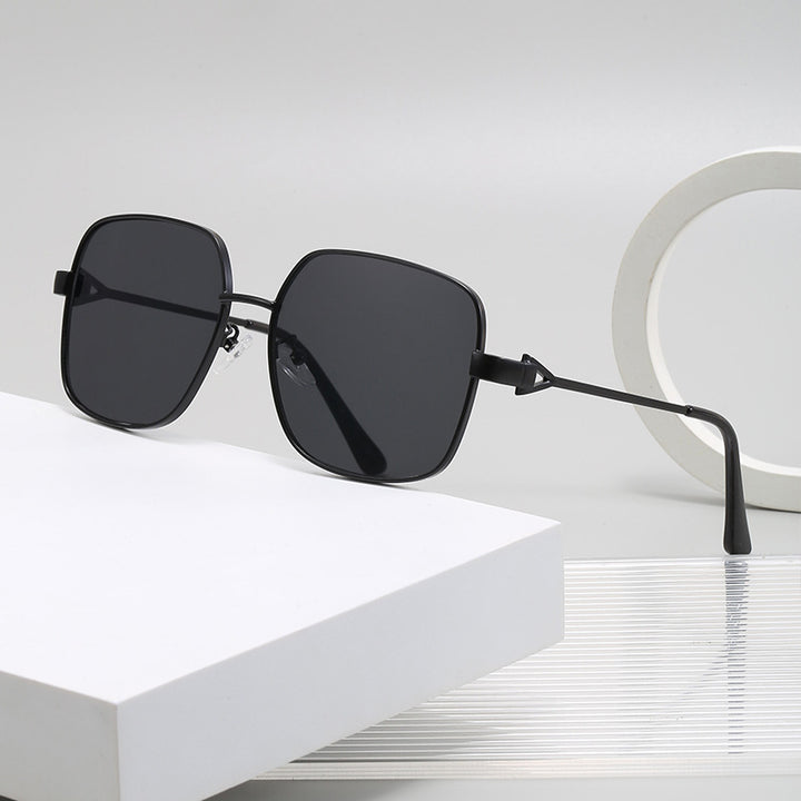 Women's square sunglasses with fashionable and sturdy frame Stornfield