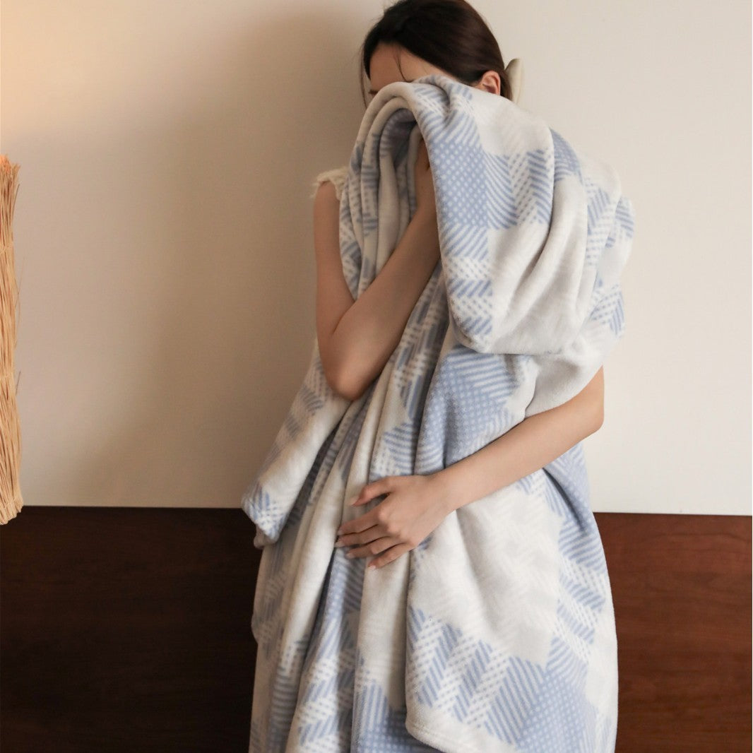 Oversized Plush Fleece Throw Blanket with Geometric Check Pattern