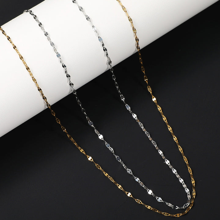 Elegant Interlaced Chain Necklace Stornfield