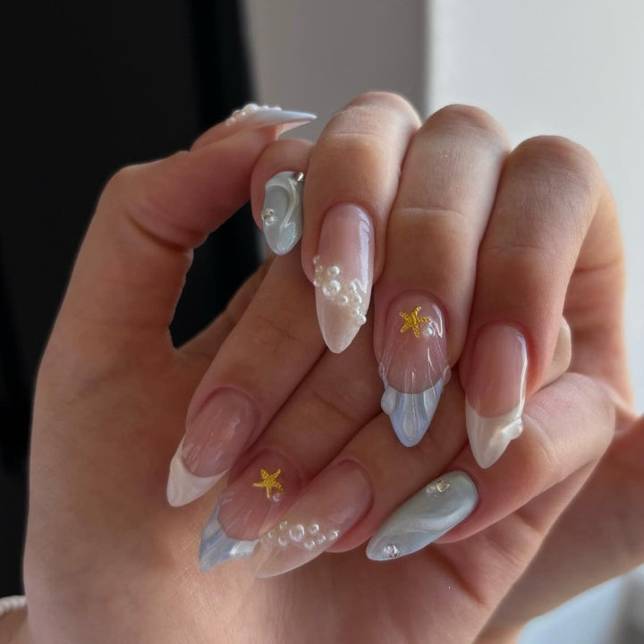 Art nail set with floral and glittering accents Stornfield 1789119191