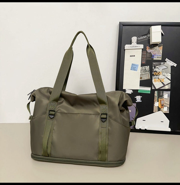 Spacious sports and travel bag with water-repellent material Stornfield