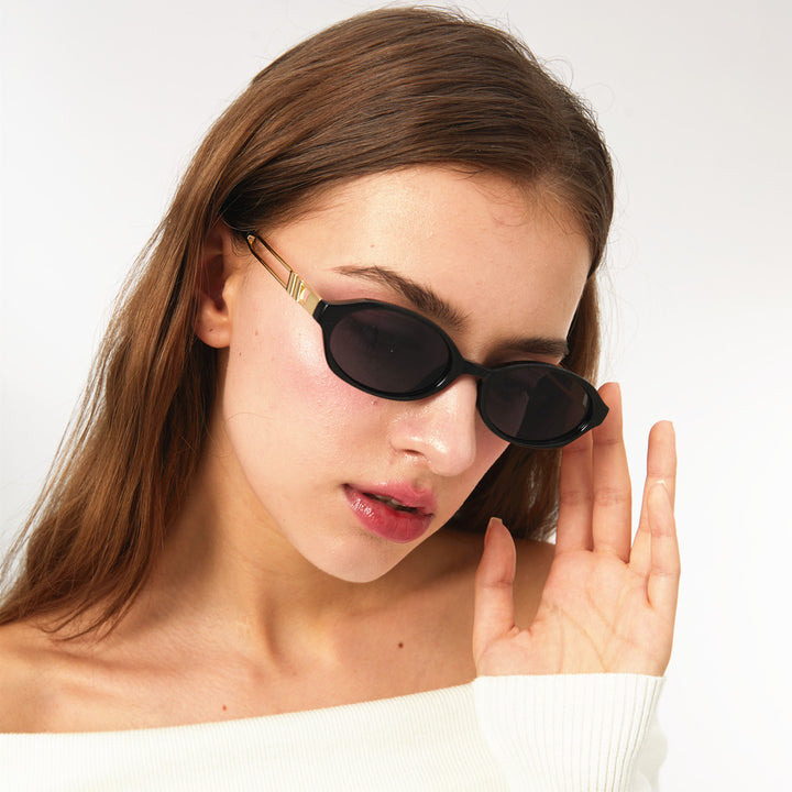 Women Elegant Sunglasses in luxurious tortoiseshell design with golden metal accents Stornfield