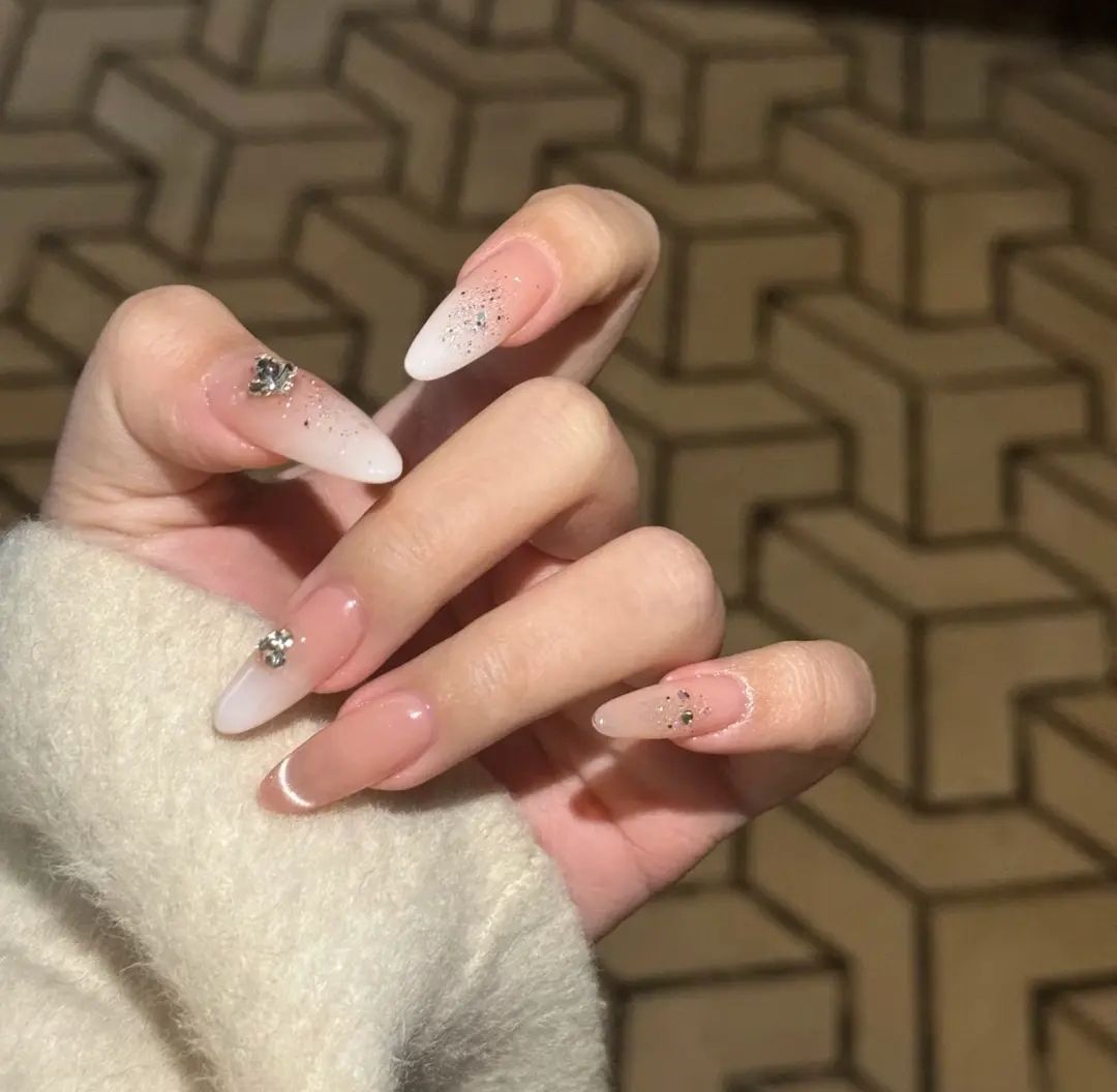 Artificial nails with elegant ombre finish Stornfield
