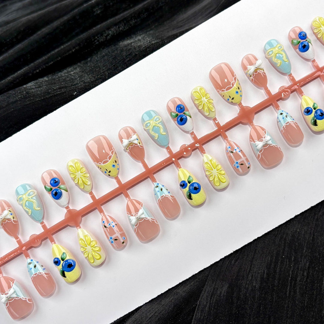 Elegant Polka Dot and Lace Press-On Nail Set