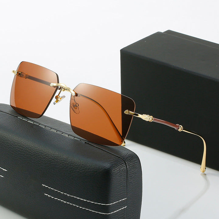 Women's fashionable sunglasses with square frame and luxurious accents Stornfield