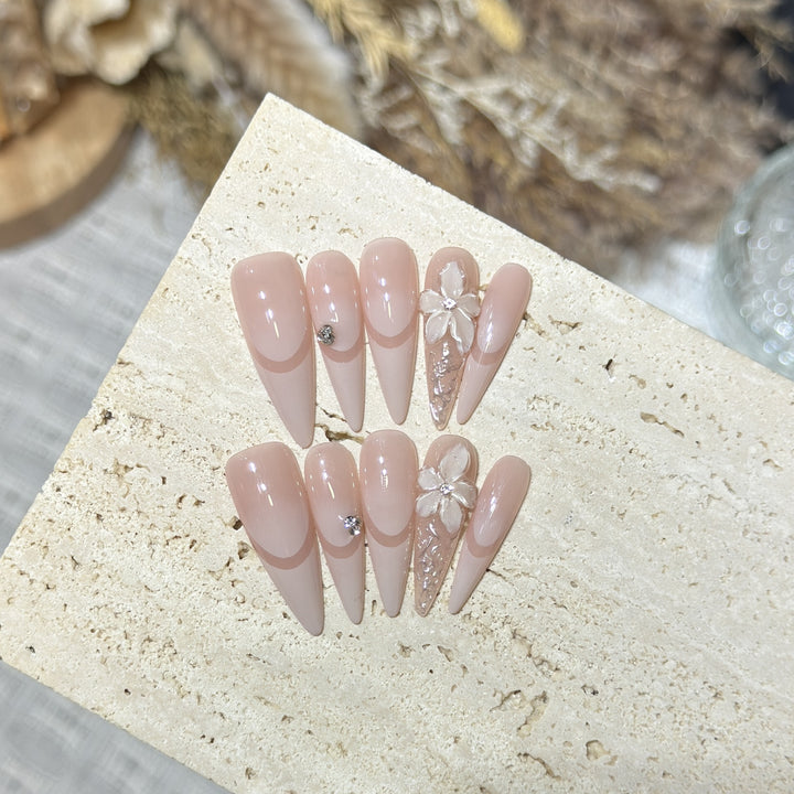 Elegant Stiletto Press-On Nail Art Set with Floral Accents Stornfield