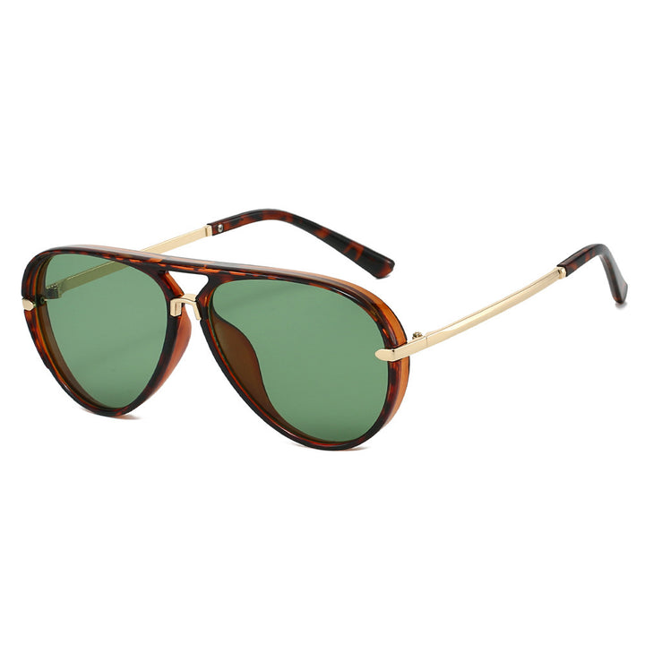 Elegant Aviator Sunglasses with Gold Accents Stornfield