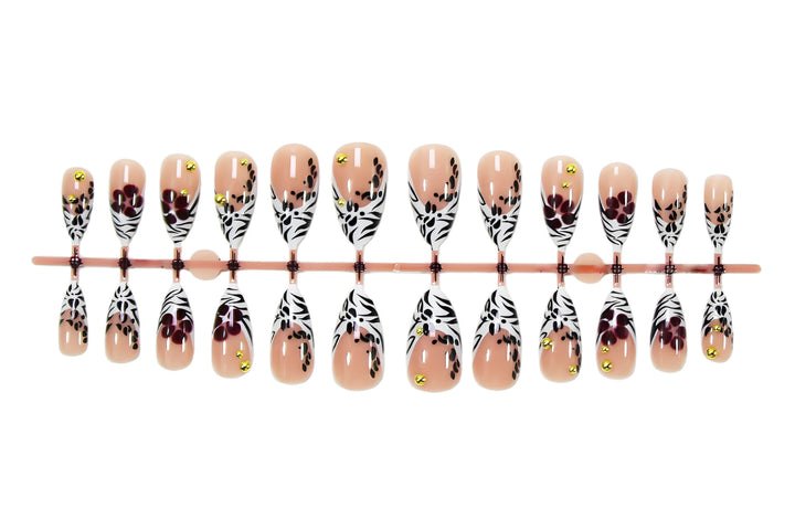 Artificial nail set with floral and geometric design Stornfield