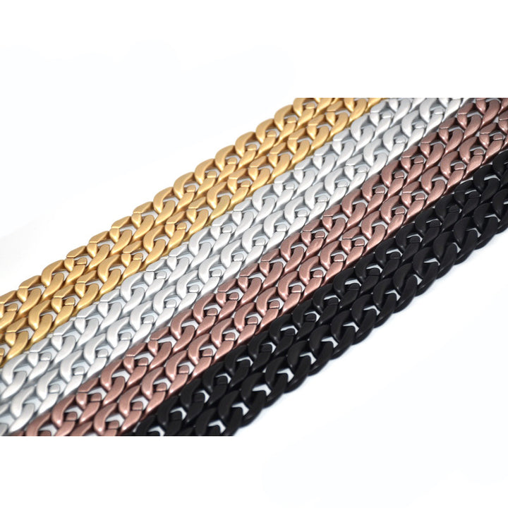 Stylish Statement Chain Stornfield