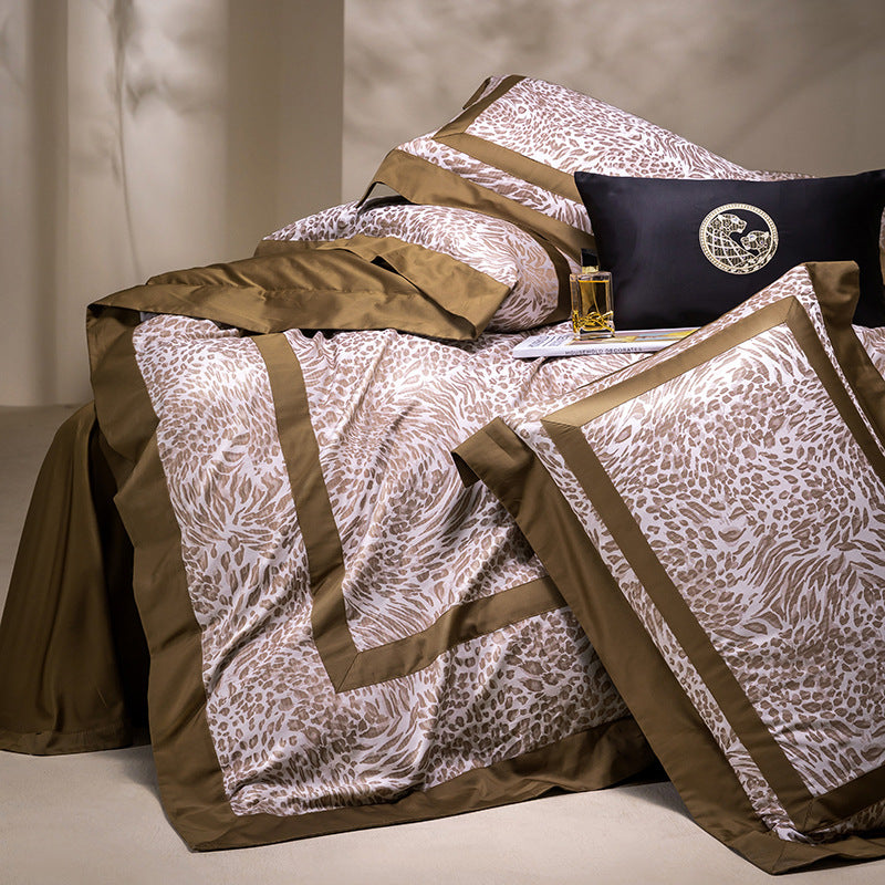 Luxury Satin-Blend Leopard Jacquard Duvet Cover Set with Contrast Border