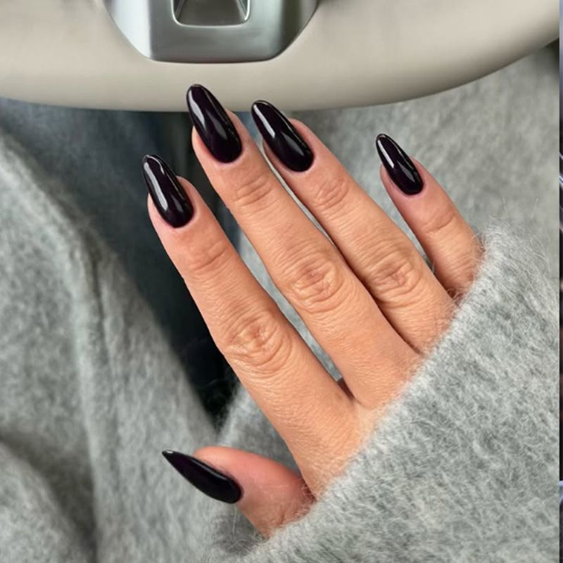 Elegant Form Artificial Nail Set Stornfield