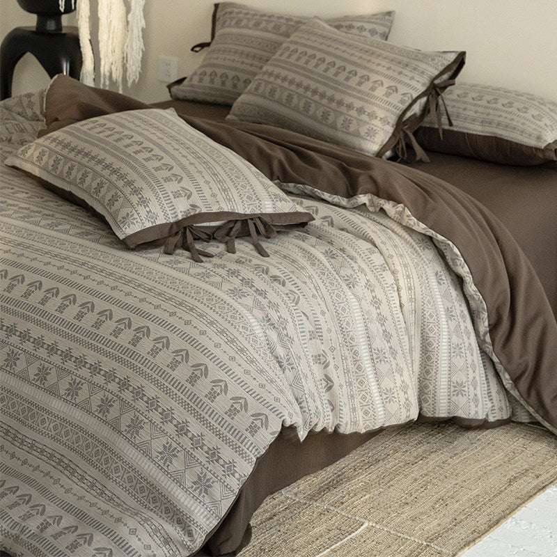Reversible Cotton Duvet Cover Set with Geometric Jacquard and Tie-Trim Pillow Shams