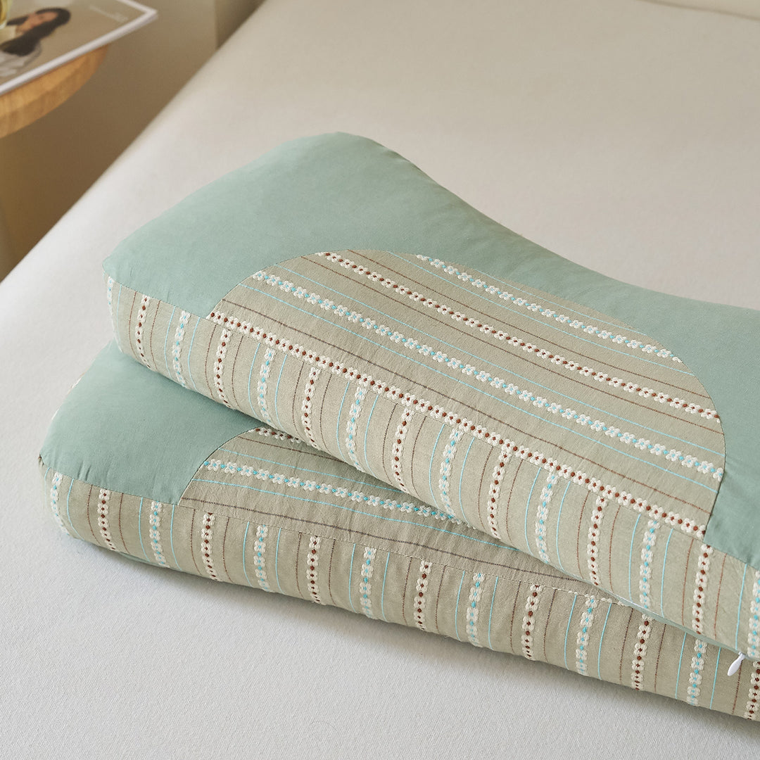 Ergonomic Sleep Pillow with Fine Pattern Structure Stornfield
